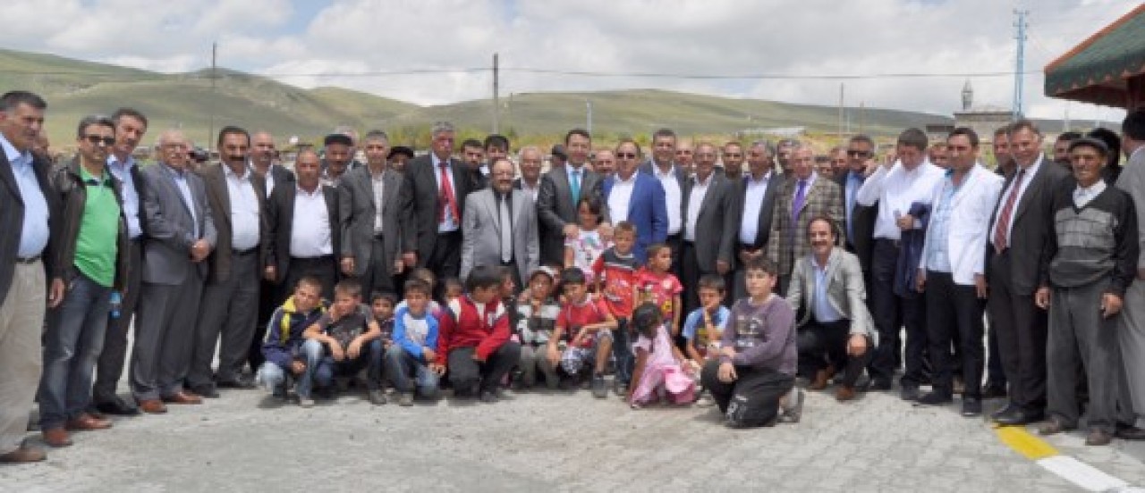 Korkmaz sözünü tuttu: Örnek Köy açıldı 11