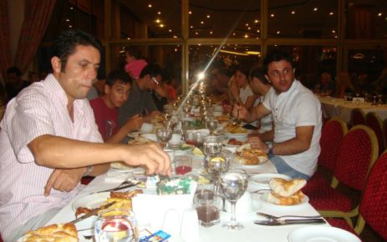 MERT AİLESİ İFTARDA BULUŞTU