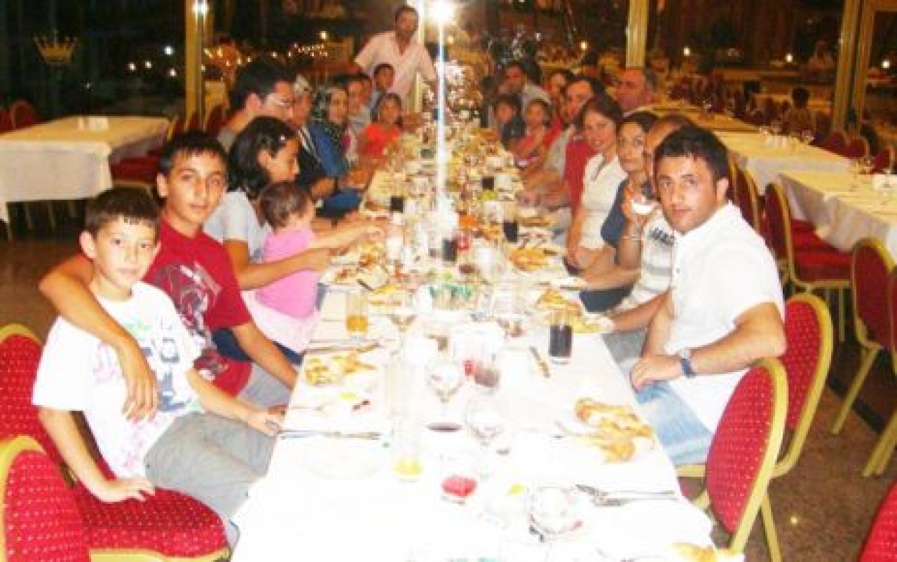 MERT AİLESİ İFTARDA BULUŞTU