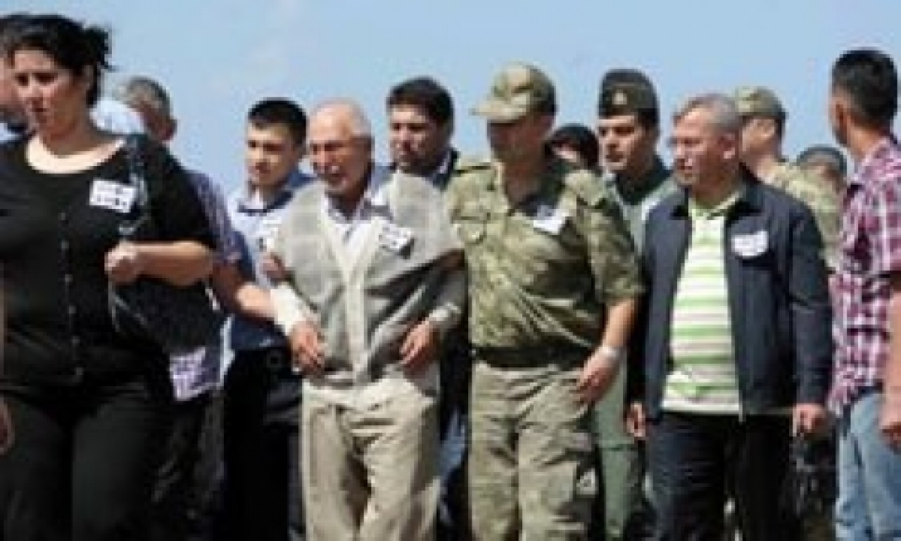 Şehitleri uğurlarken komutandan ağlatan konuşma