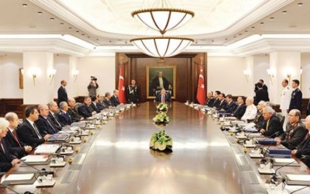 Protokol sırasıyla oturdular