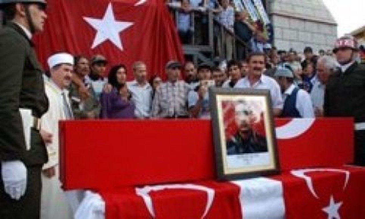 Çukurca şehidini Kürtçe ağıtlarla uğurladı