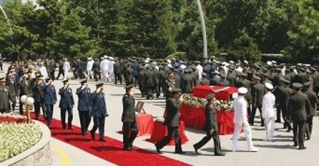 Selam geçişiyle uğurladılar