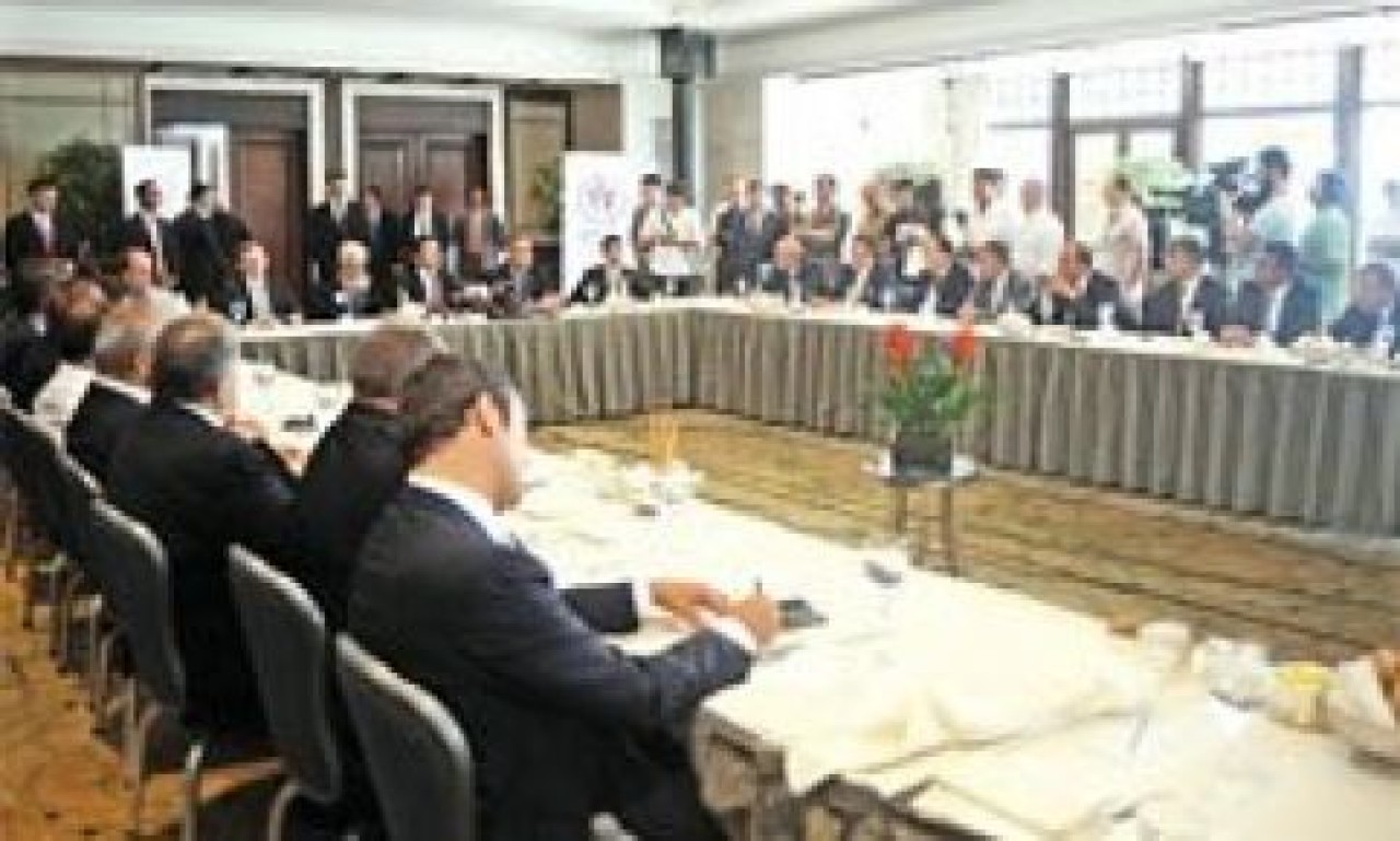 O toplantıda kıyamet koptu