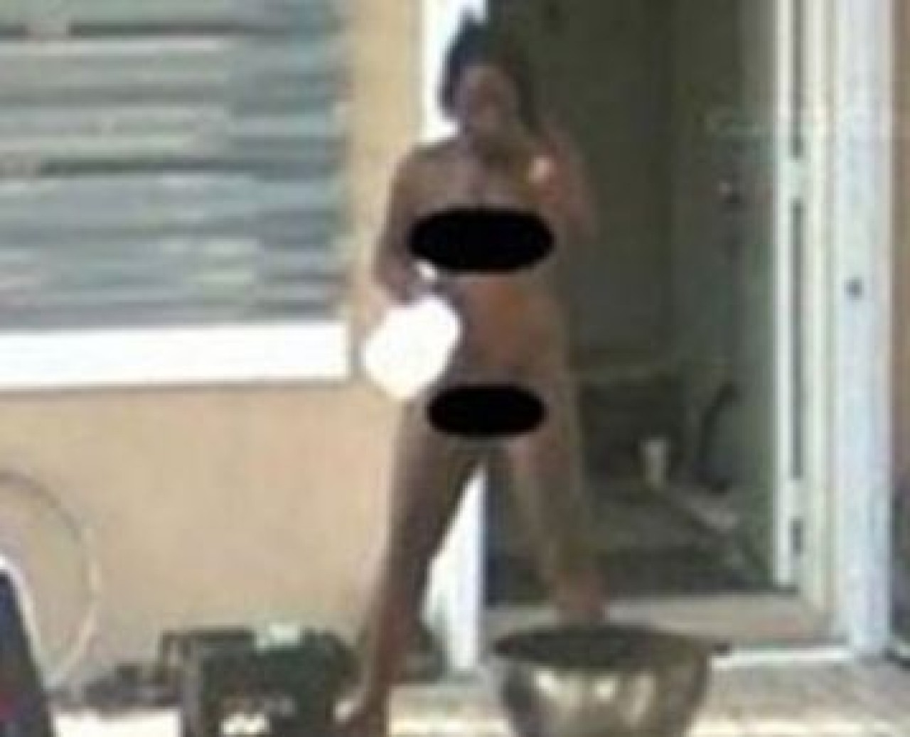 Çıplak kadın Google'a girdi!