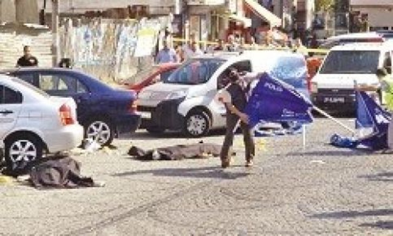 3 Çeçen’e caddede susturuculu infaz