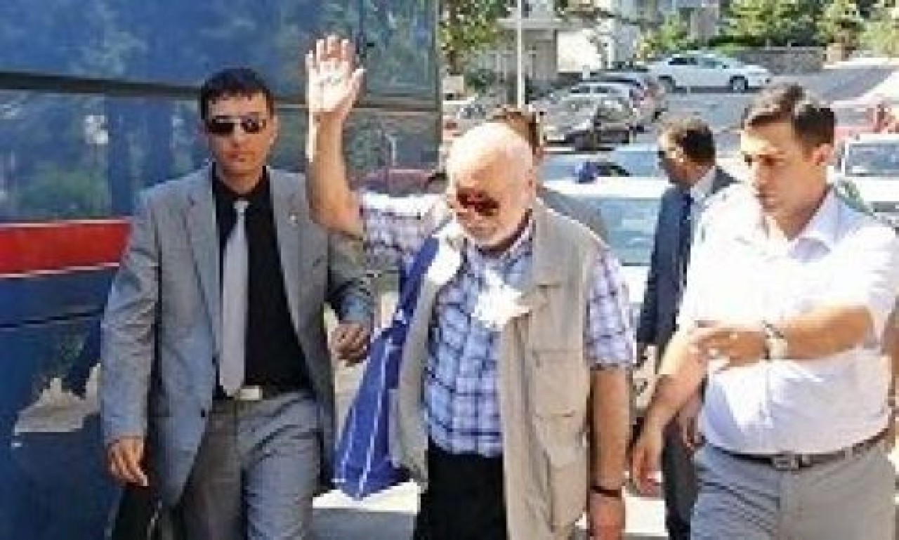 2 jandarma misafiriyle eve döndü