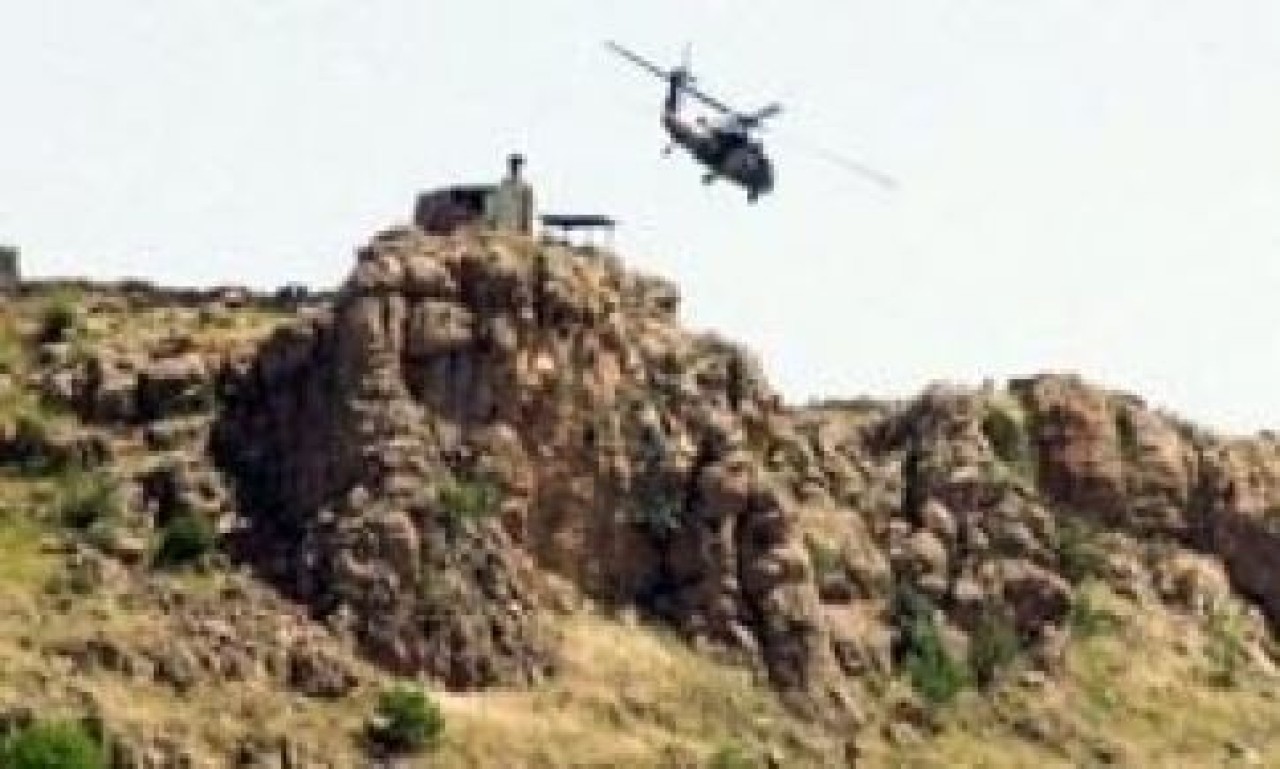 Helikopterlere ateş açıldı