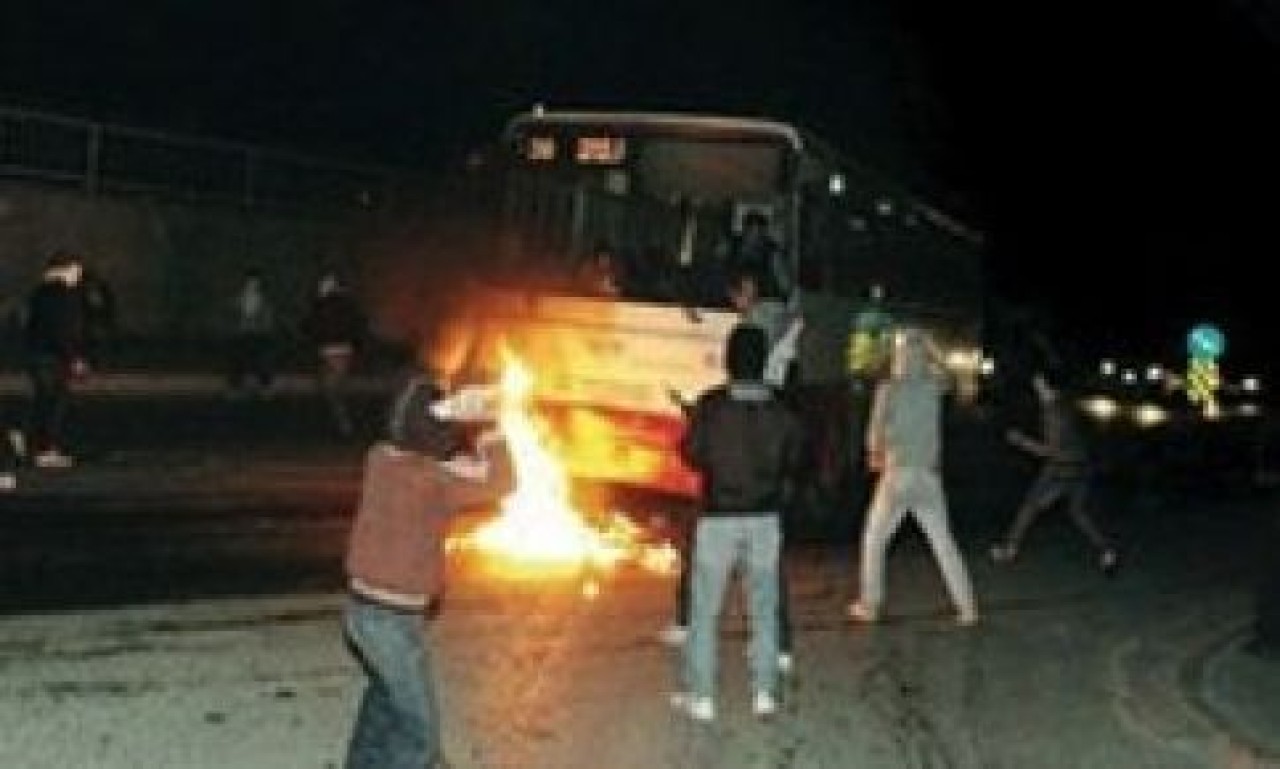 İstanbul'da İETT otobüsüne molotoflu saldırı