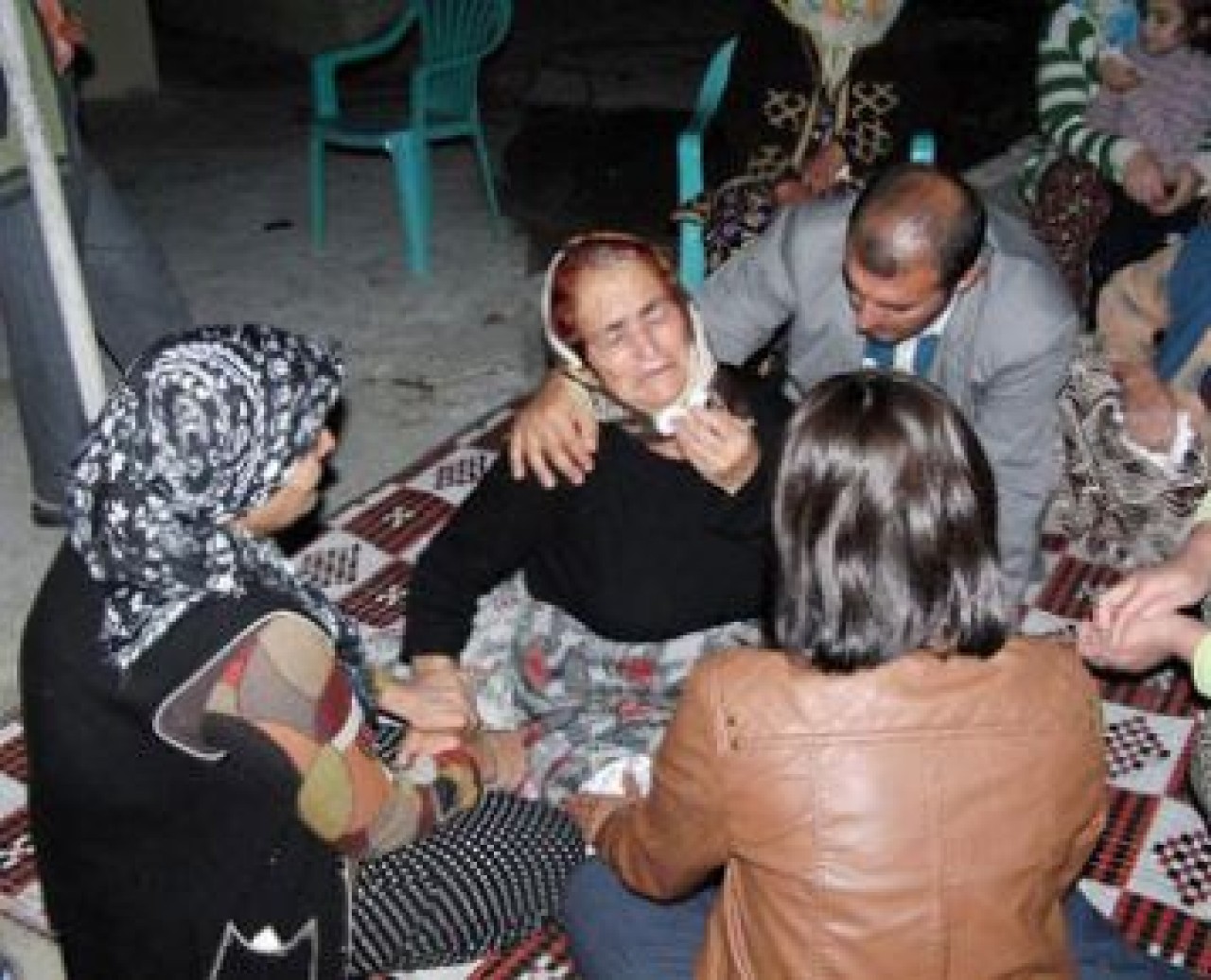 Şehit polisin baba evinde hüzün