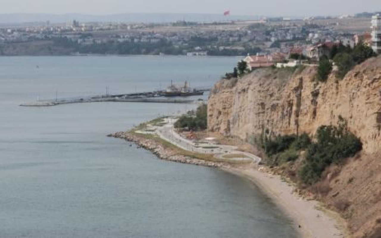 BU YOL ARAÇLARIN DEĞİL, YAYALARIN OLDU