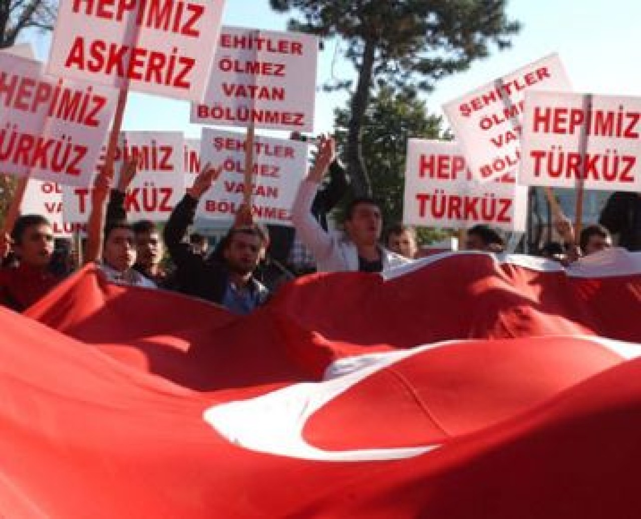 Düzce'de teröre tepki