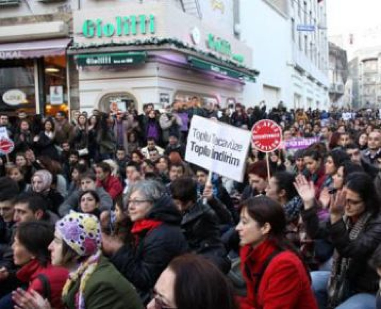 Beyoğlu'nda N.Ç. protestosu