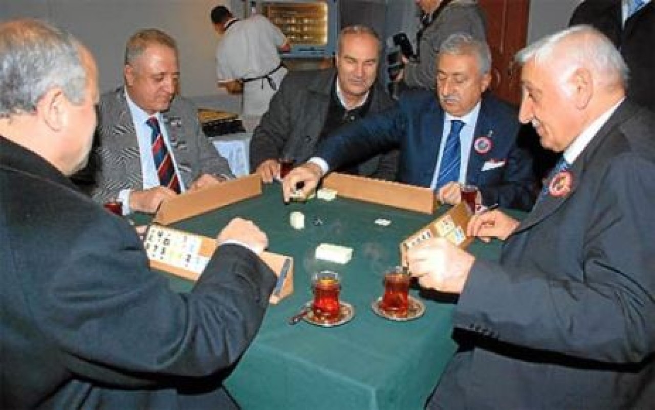 MECLİS KAHVEHANELERE TAŞINIYOR