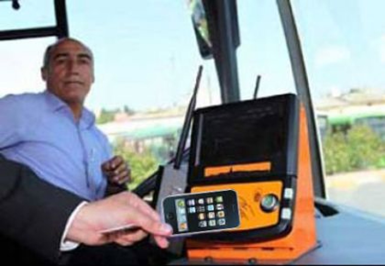 Akbil gidiyor, Aktelefon geliyor