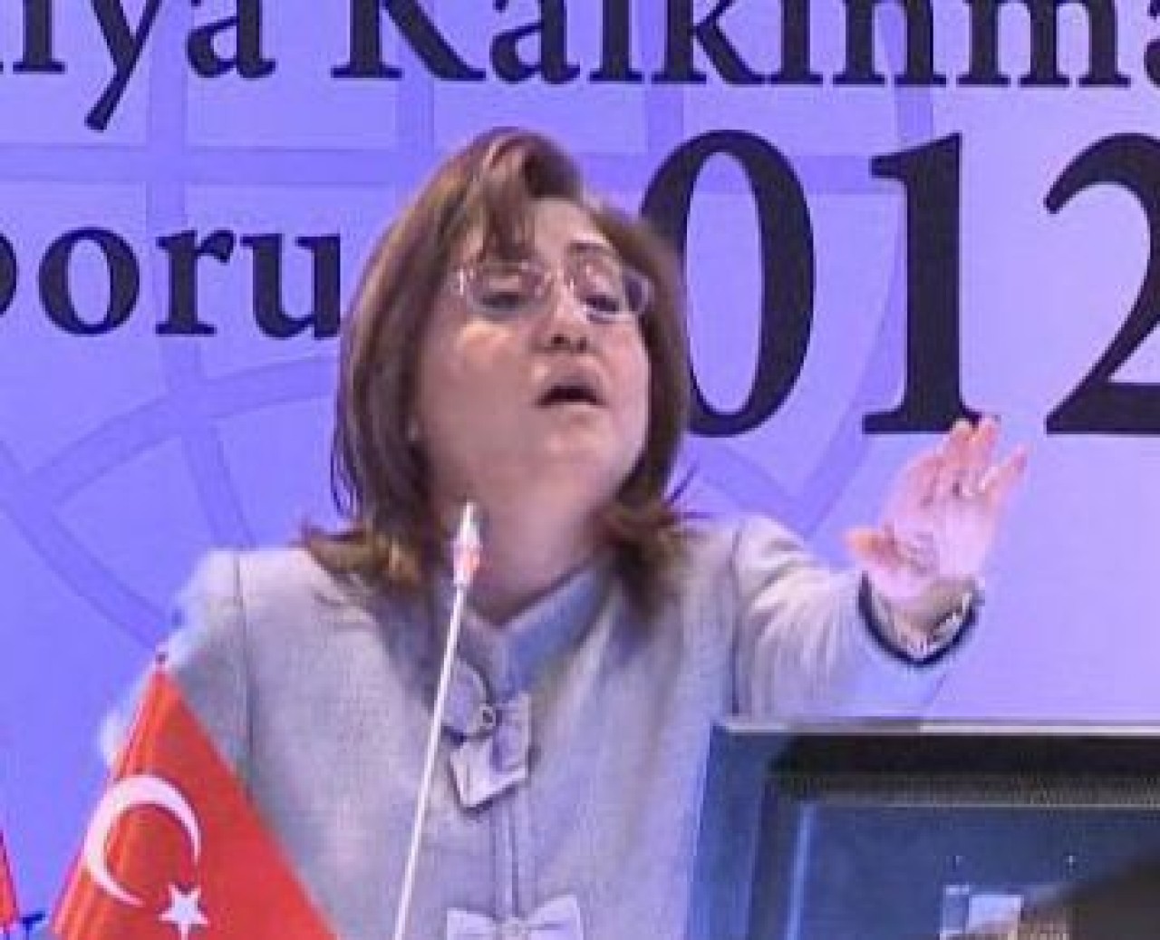 Bakan Fatma Şahin'e protesto!