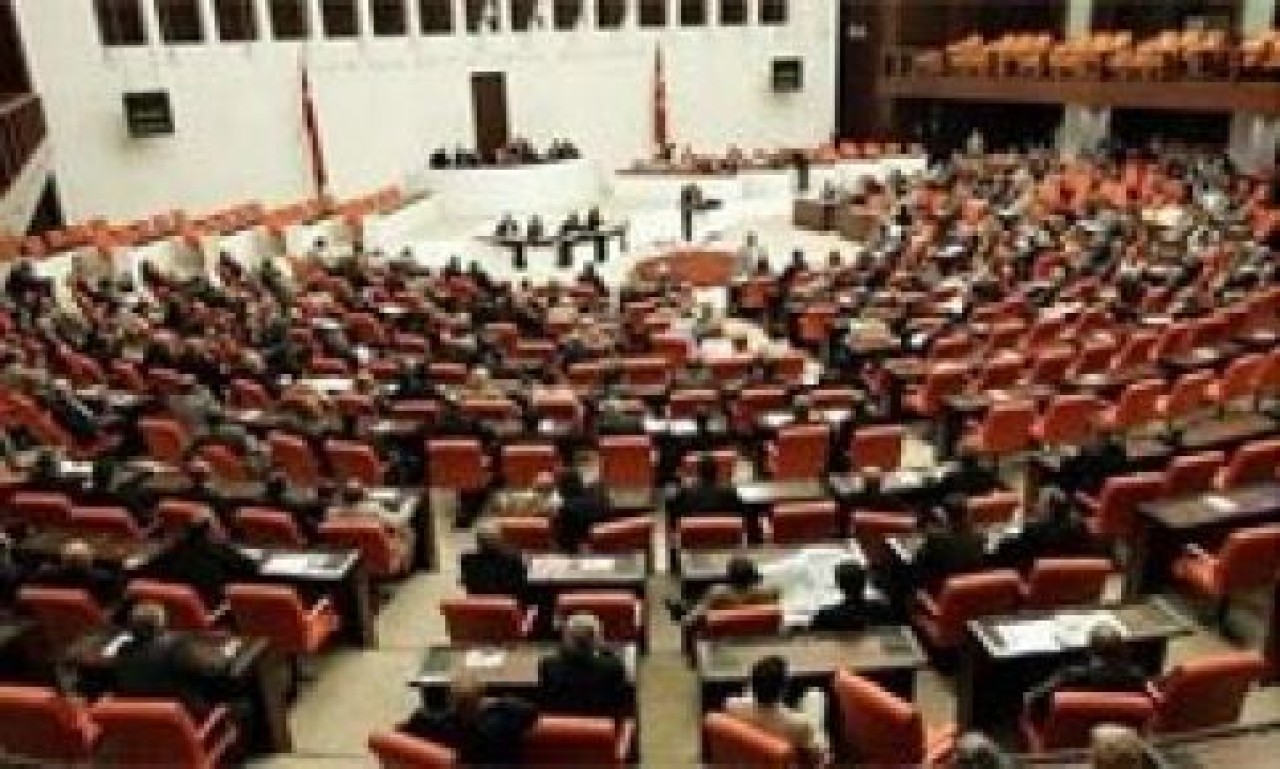 Vekiller başlarına talih kuşu kondurdu