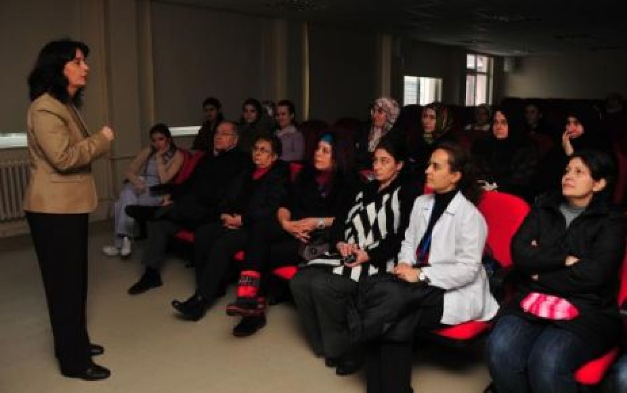 YETİŞKİNLERE ‘ERGENLİK’ SEMİNERİ