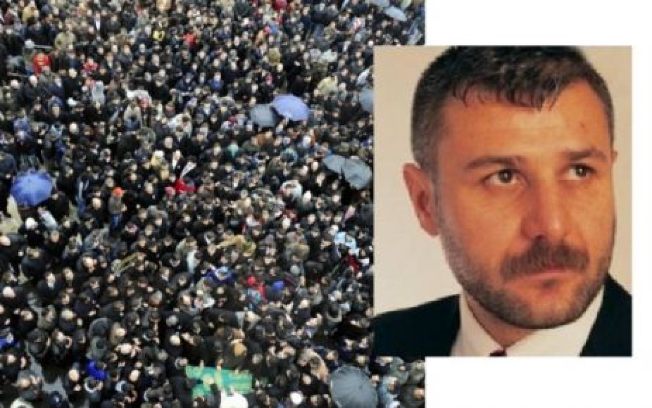 AZER BÜLBÜL SEVENLERİNİ ÜZDÜ