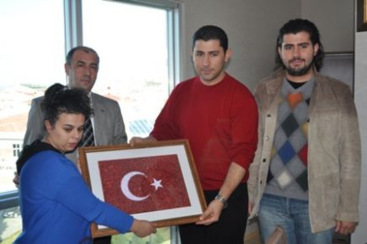 “Türk Bayrağına değer biçilemez”