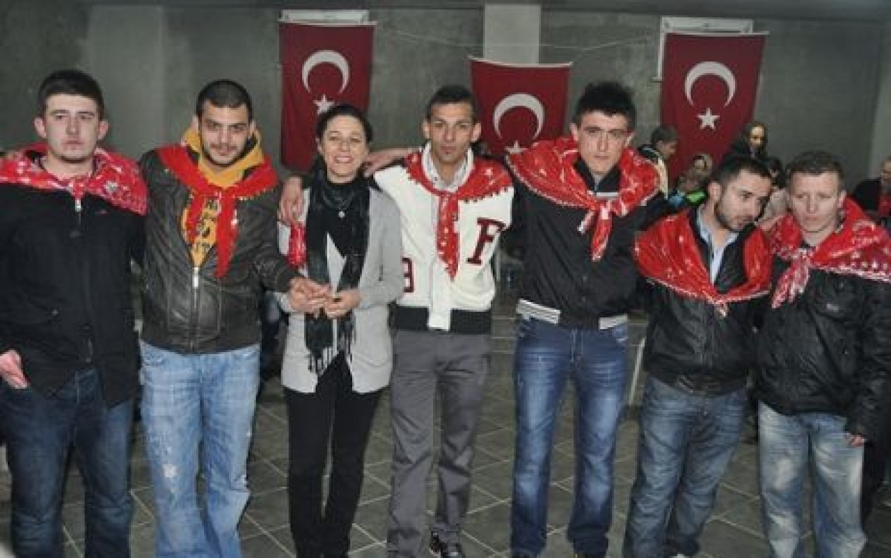 GÜLE GÜLE ASKER. ŞANSINIZ BOL OLSUN...