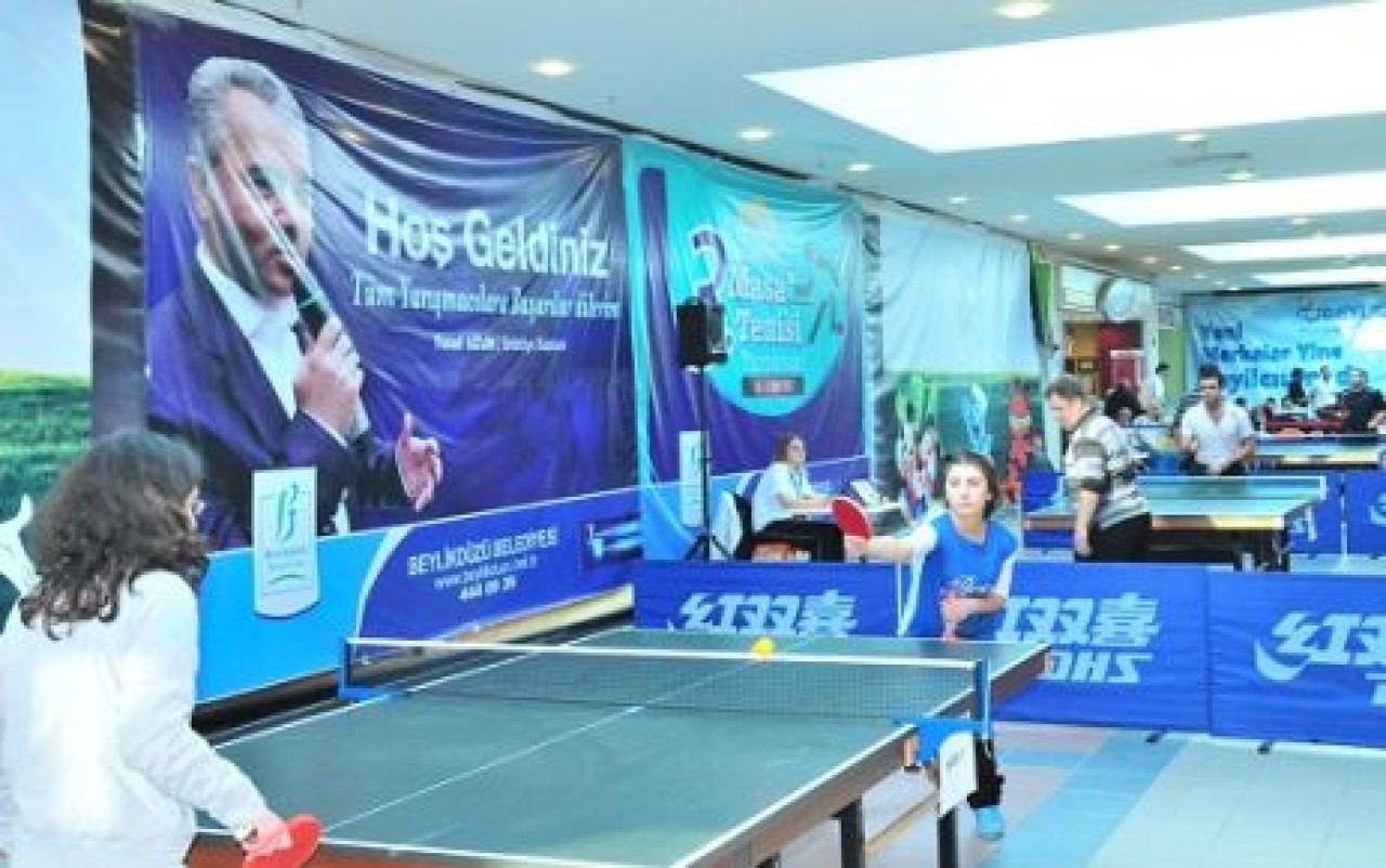 TURNUVA ÇEKİŞMELİ GEÇİYOR