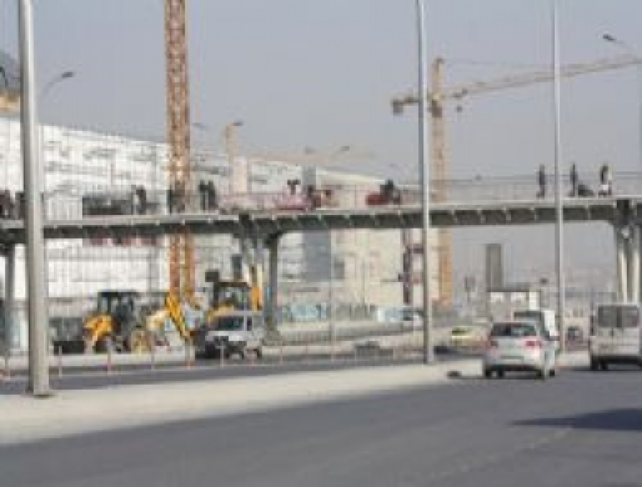 Şerit emniyetli üst geçit korkutuyor!