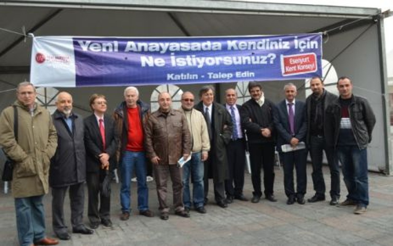 Aydınlar anayasa çadırını ziyaret etti