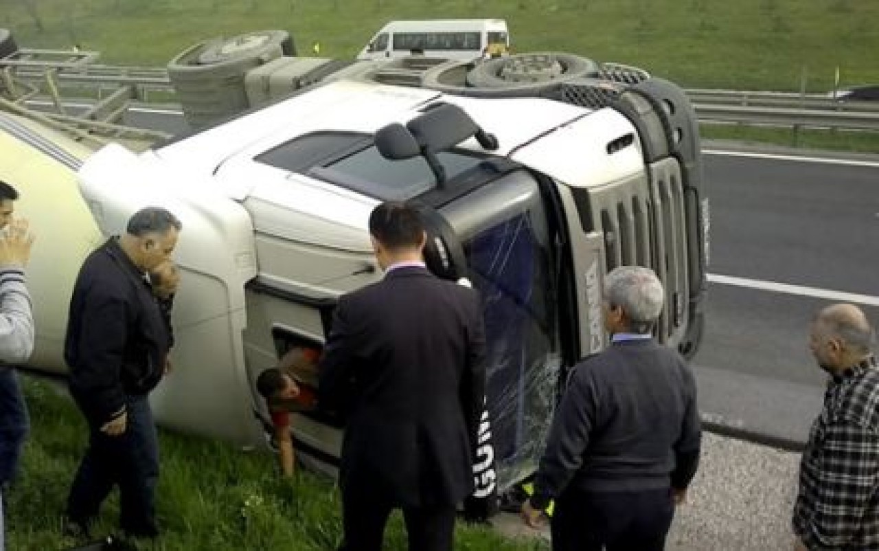 Şoför de Ters Döndü