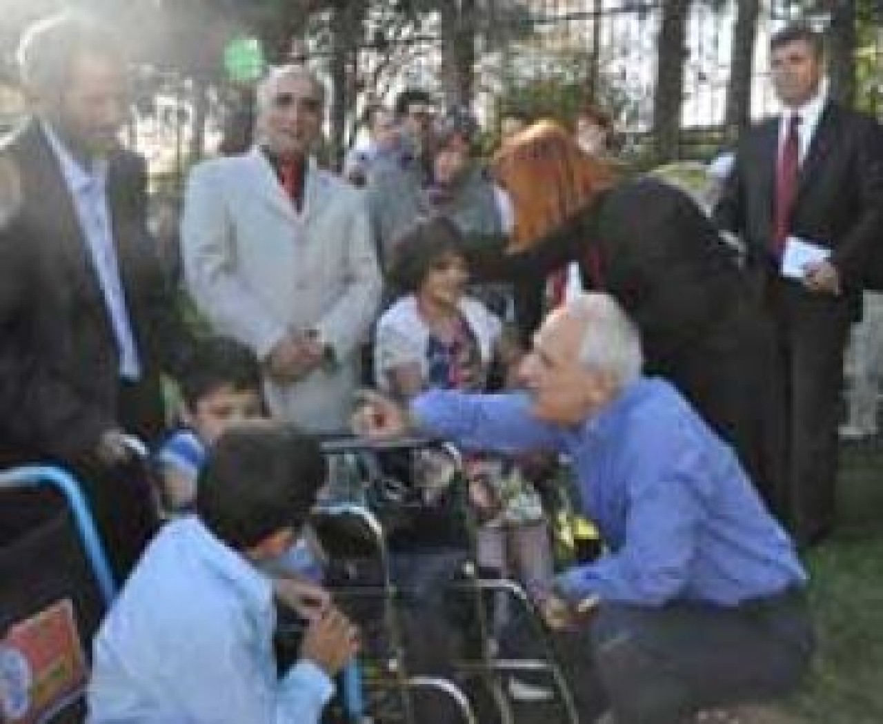 Çocukları konutunda ağırladı