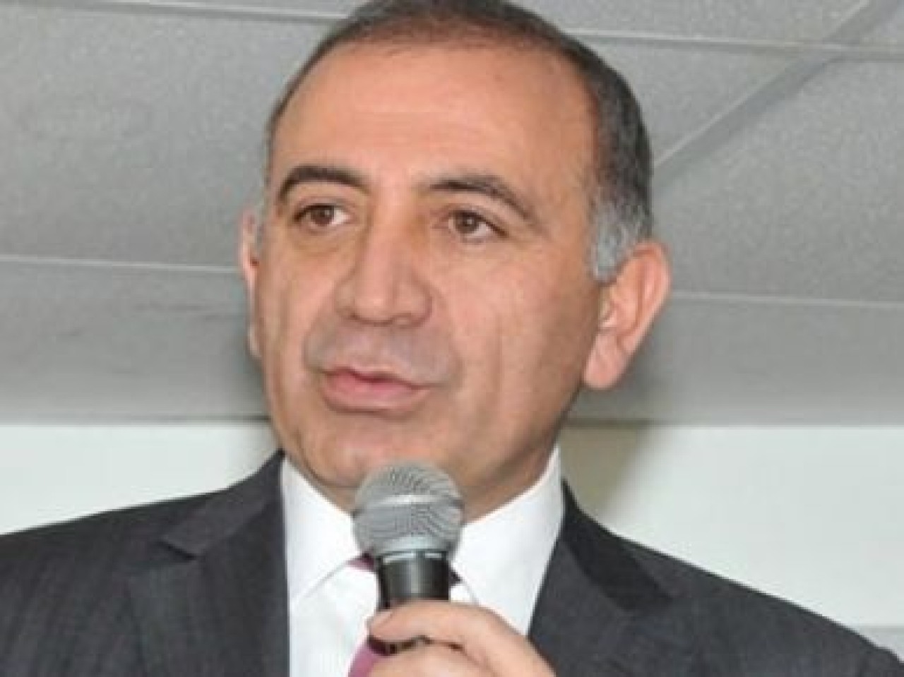 Tekin: CHP’den ayrılmam