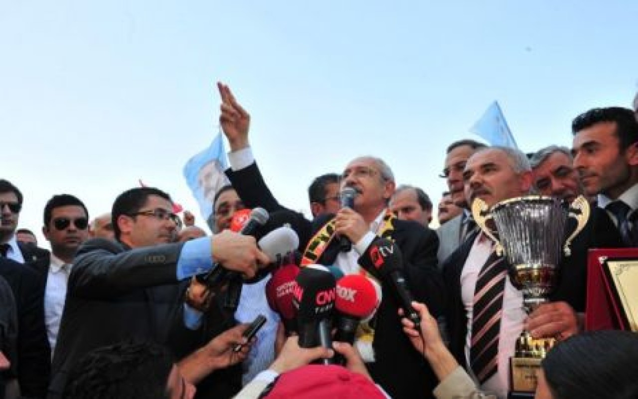 'Siyasette kin olmaz, sevgi olur'