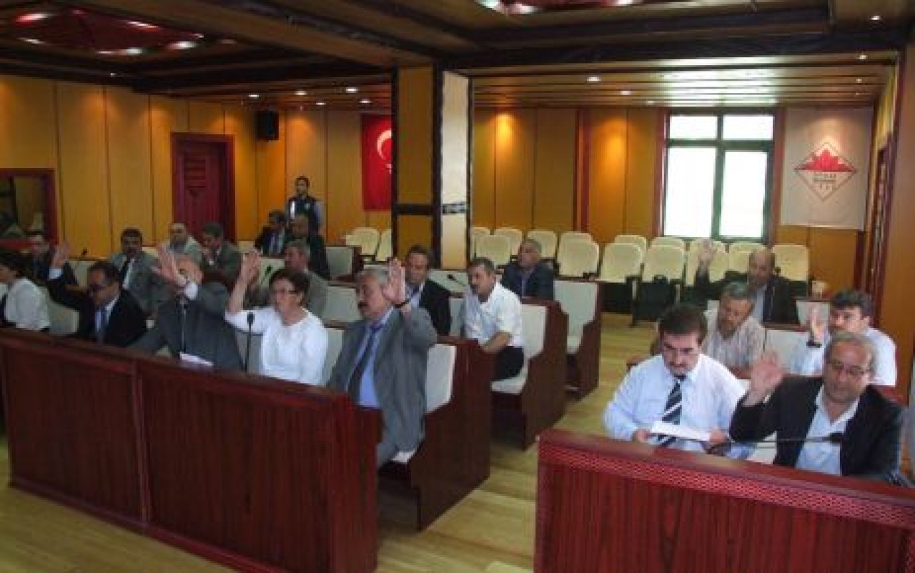 Dört madde komisyonlara havale…