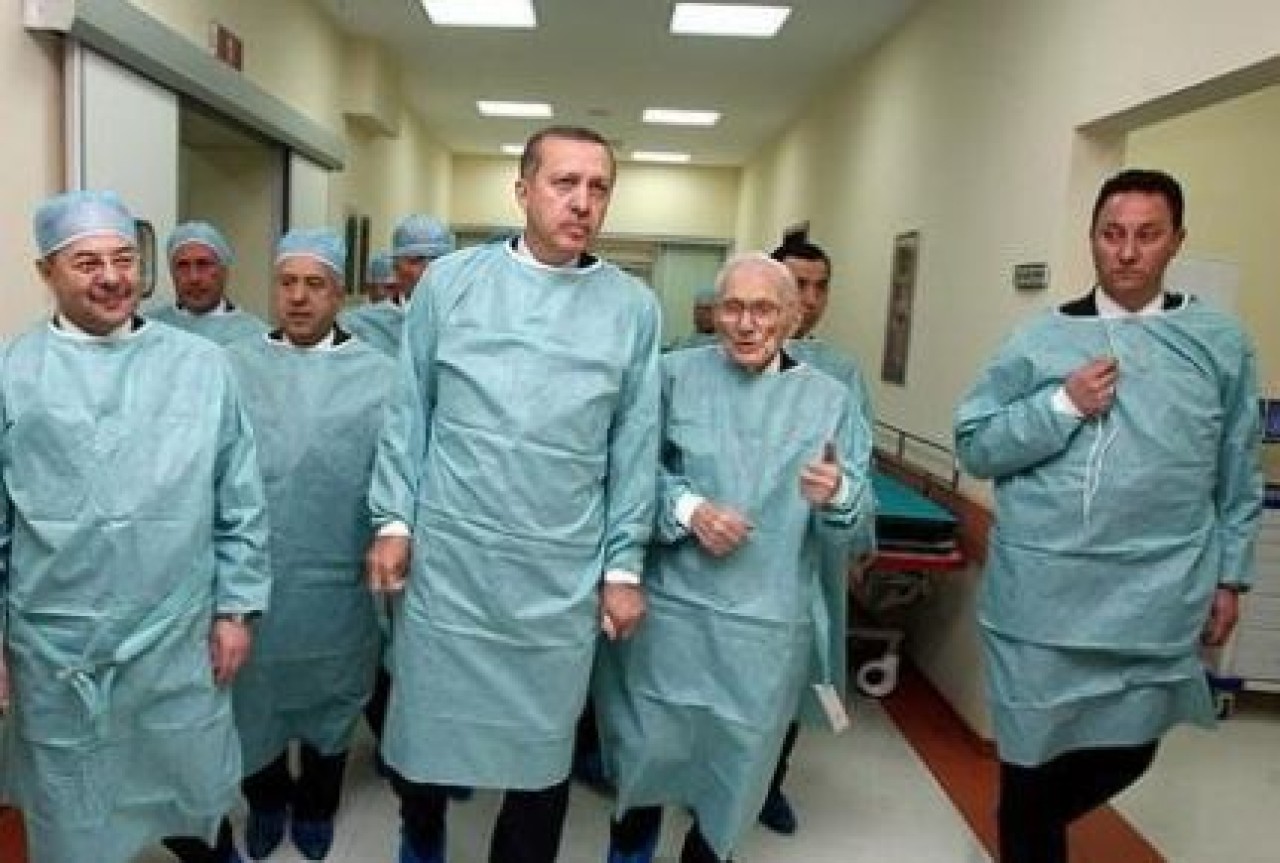 BAŞBAKAN KANSER Mİ?