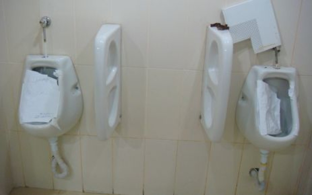 Belediye WC si böyle olursa ?