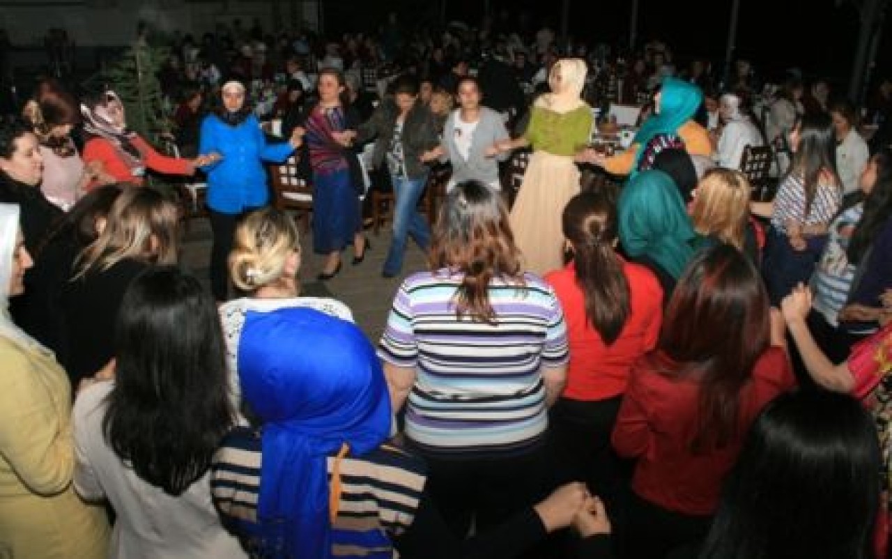 DELTA ANNELERİ AĞIRLADI