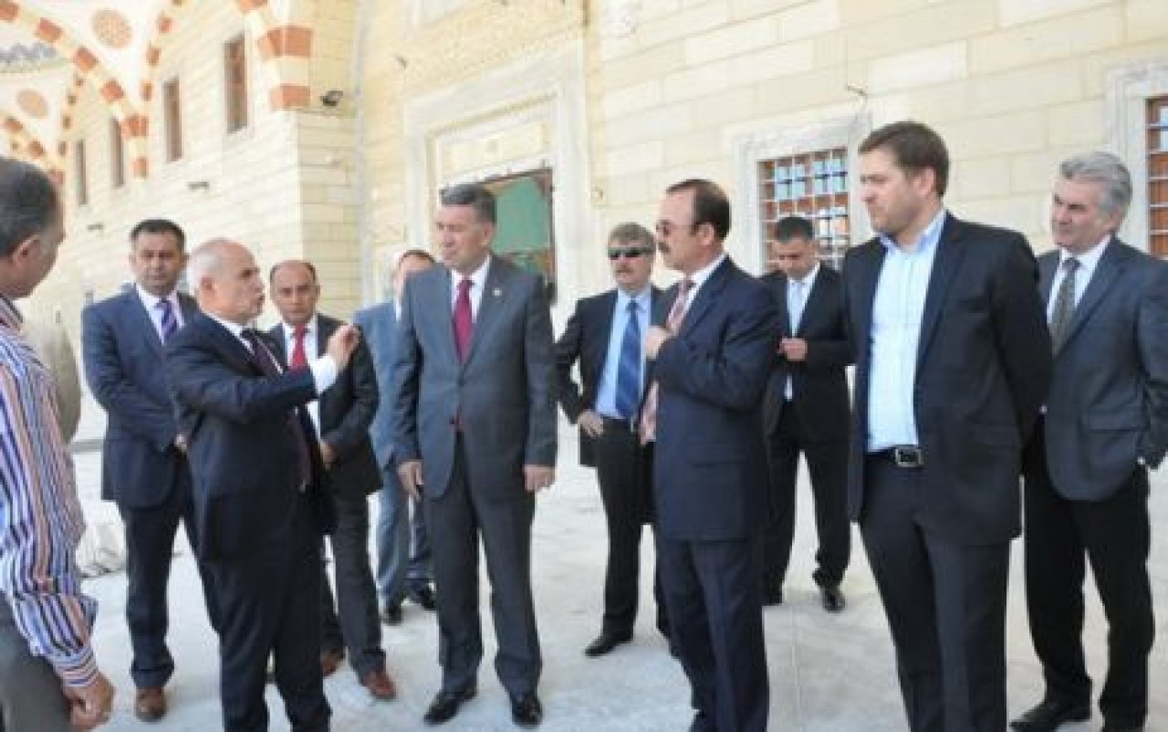 Akgün; Kuba Camisinde incelemelerde bulundu…