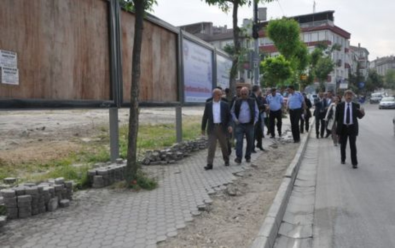 Cengiz Topel Caddesi'nde hummalı çalışmalar