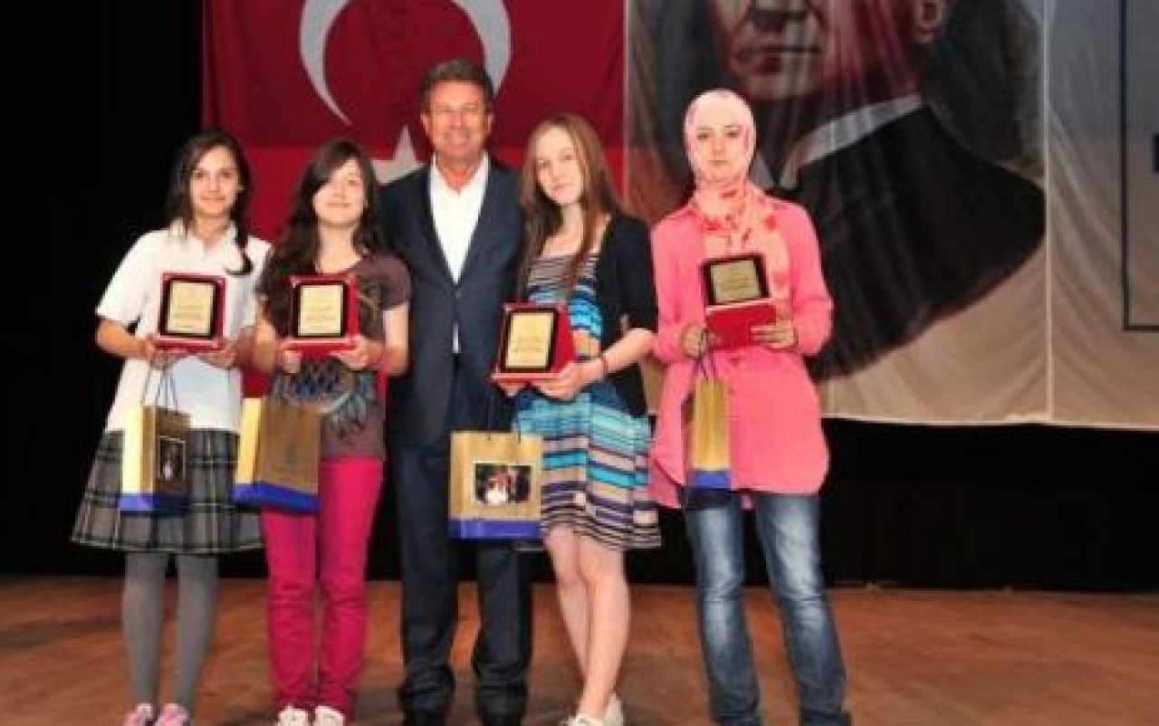 Büşranur Eker ve Ece Güler ilk üçe girdiler.