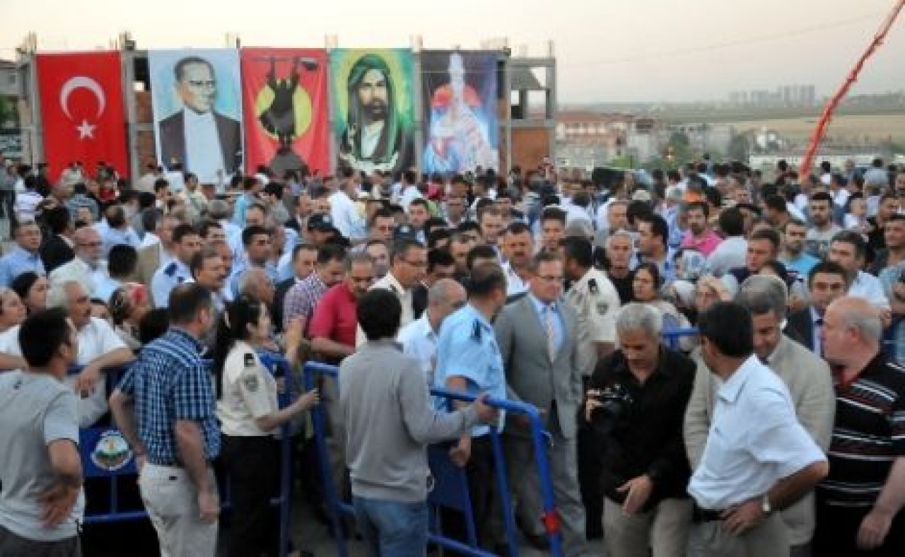 Yeşilkentte Mutlu imza