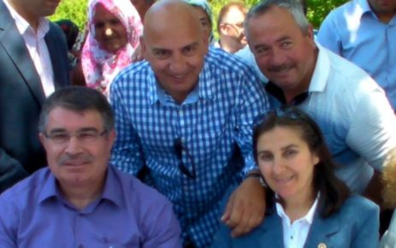 Ordu’lulara bakan jesti.