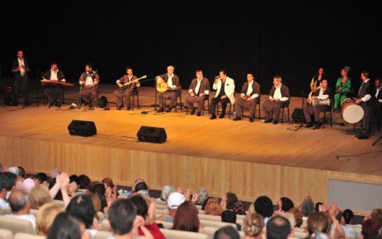 `BİR BAŞKADIR BENİM MEMLEKETİM`LE URFA SIRA GECESİ.