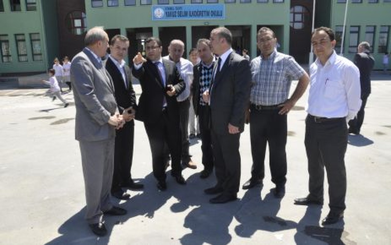 KARAKAŞ, BİR OKULU DAHA SEVİNDİRDİ.