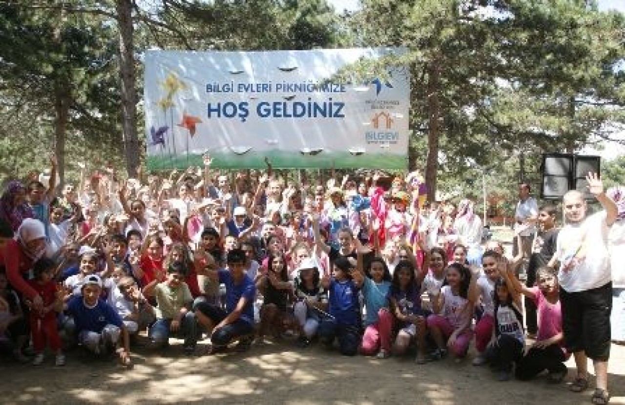 BİLGİ EVLERİ PİKNİKTE BULUŞTU