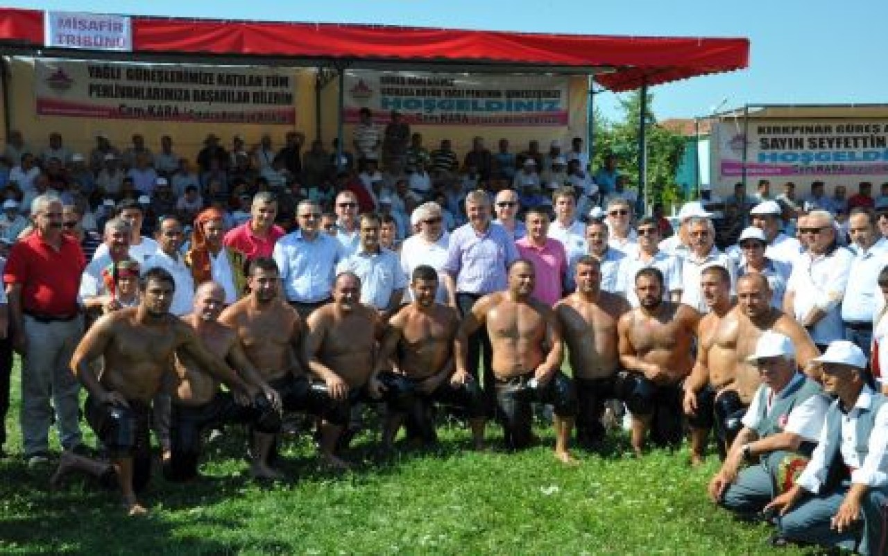 PEHLİVANLAR ÇATALCA ER MEYDANINDA