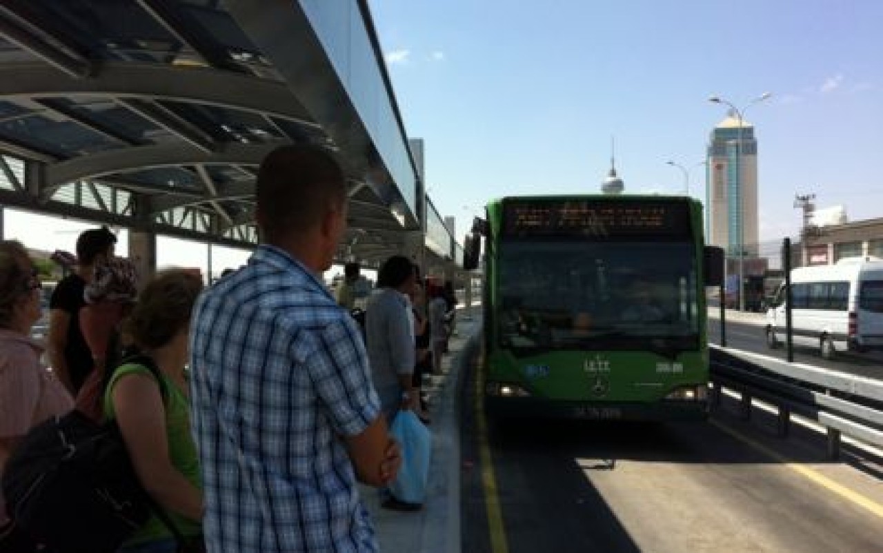METROBÜS NİHAYET!
