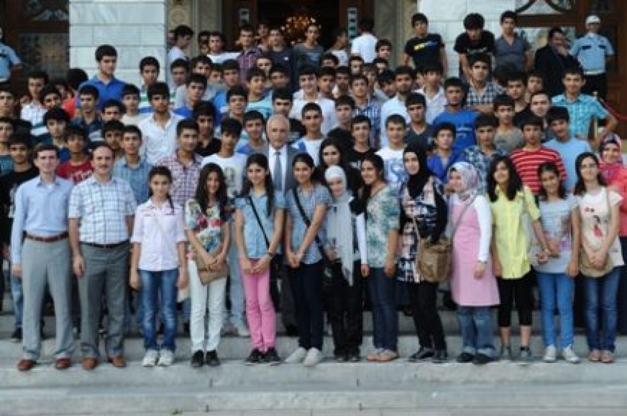 Batman ve Mardinli çocuklara Vali şefkati