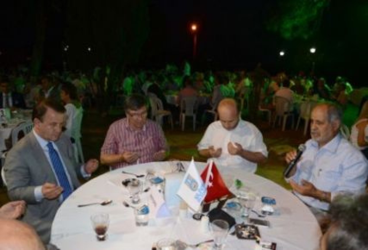 İlçe protokolü iftarda buluştu.