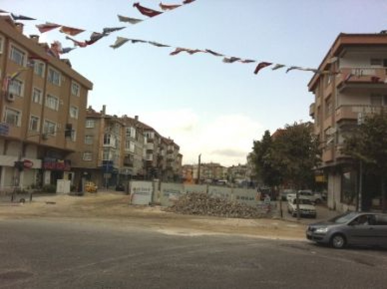 İKİ YAKA BİR ARAYA GELİYOR