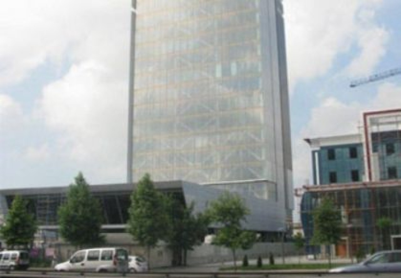 AVCILAR’IN HİLTONU YIKILDI!